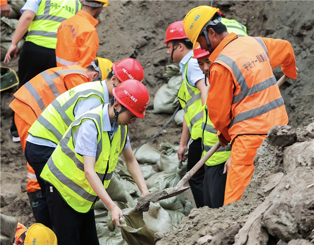 南京9号线地铁水西门站,南京地铁九号线水上列车