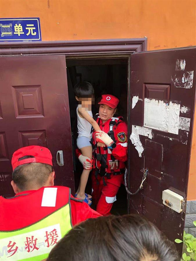 河南开冲锋艇救援视频,冲锋舟救援拖车