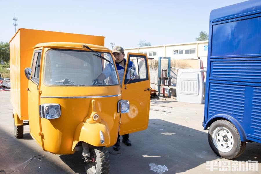 纯“爷”们!一把尺子量全球,青岛有位老爷车复刻大咖,快来围观