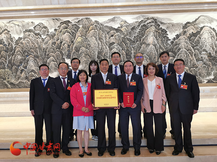 兰州榆中中连川小学足球,榆中县中连川小学vs兰化一校