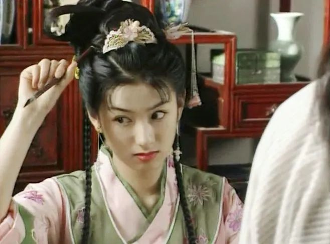 拜托给赵露思们好好梳下头