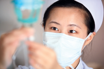 2岁宝宝发烧38.5度要吃退烧药吗,孩子支原体阳性输液4天了发烧38.5