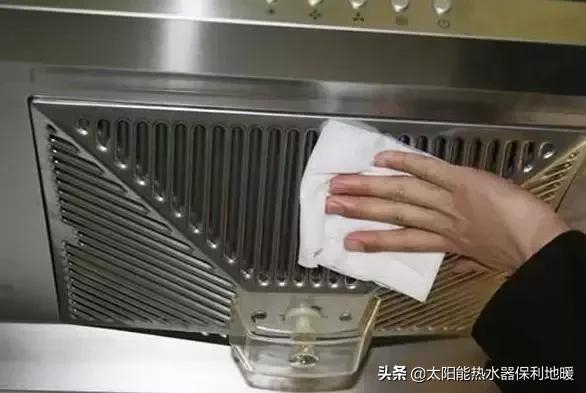 抽油烟机的清洗方法,油烟机自己清洗的小窍门