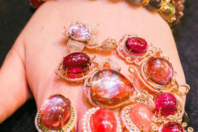 明星大咖同款！火了11年“锦鲤水晶”来啦，Blin...