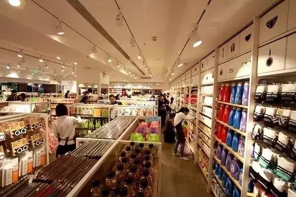 80后夫妻创业从1家店到10家店,80后创业实体店的每天点点滴滴
