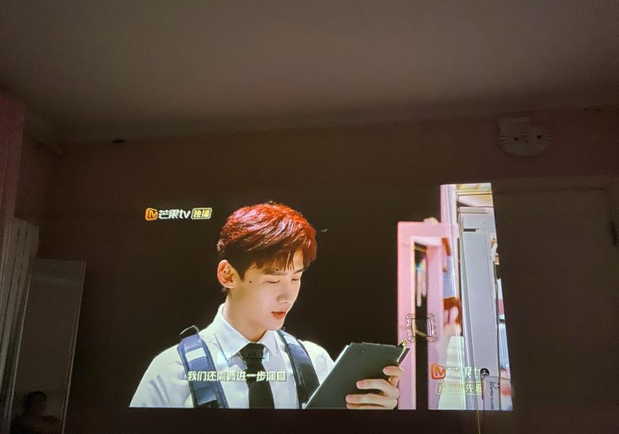 无屏电视机的优缺点,无边框电视好吗