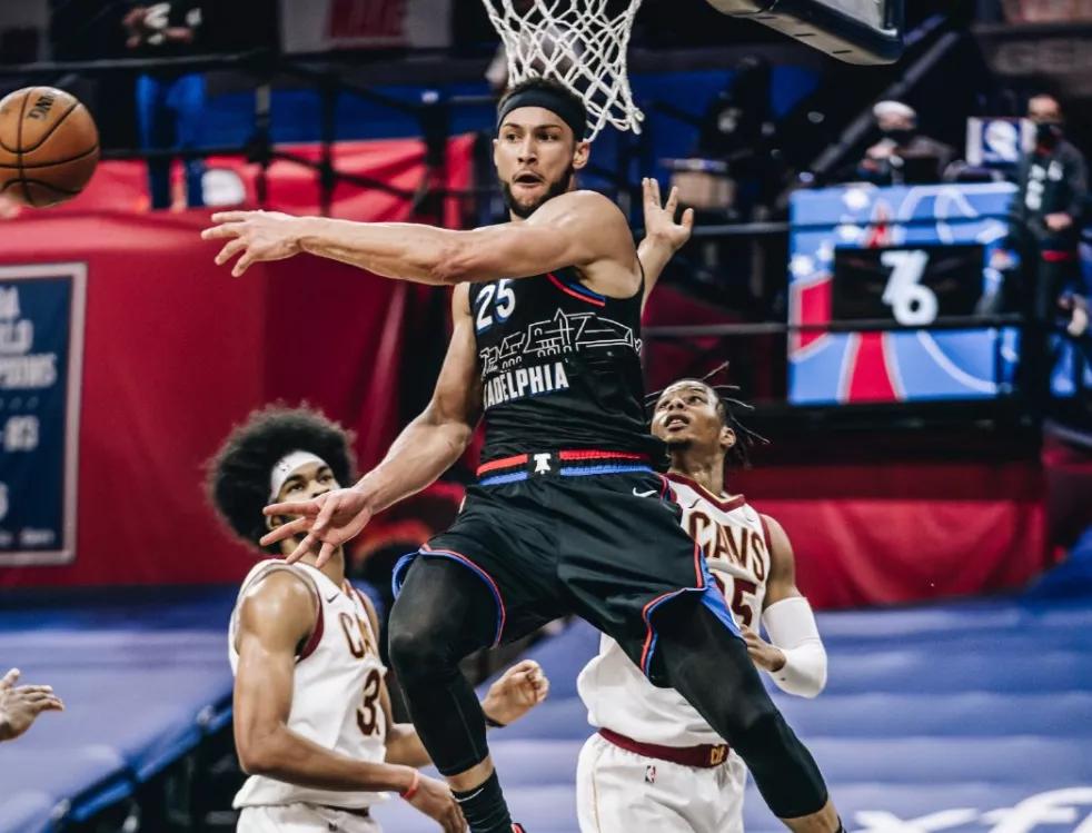 西蒙斯致命失误,西蒙斯的投篮错在哪