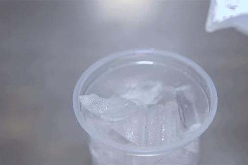 颜值口味双在线的“50岚”终于开到镜湖，我一口气喝了三杯...