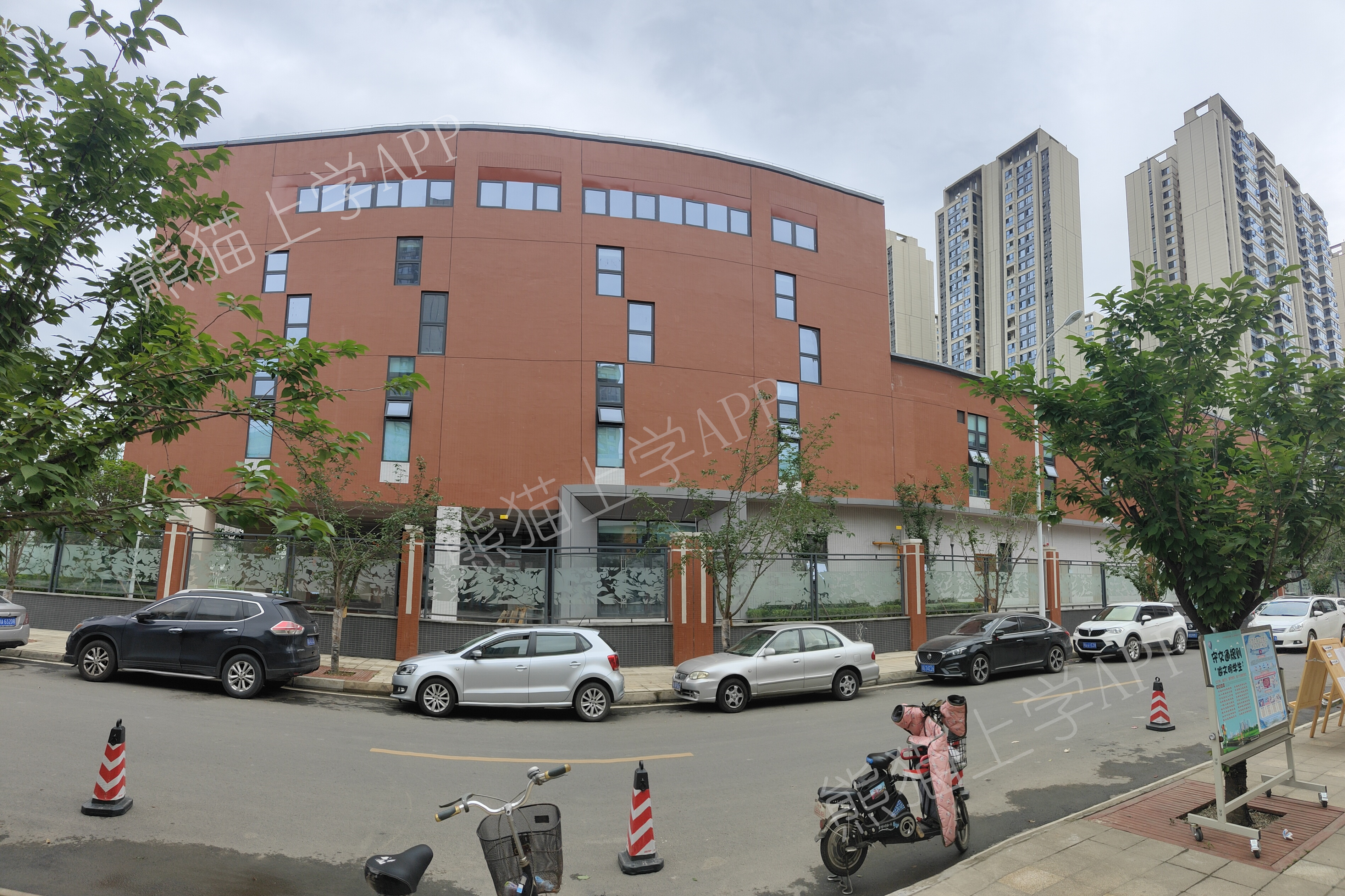 成华小学蜀都校区排名,成华小学蜀都分校是私立吗