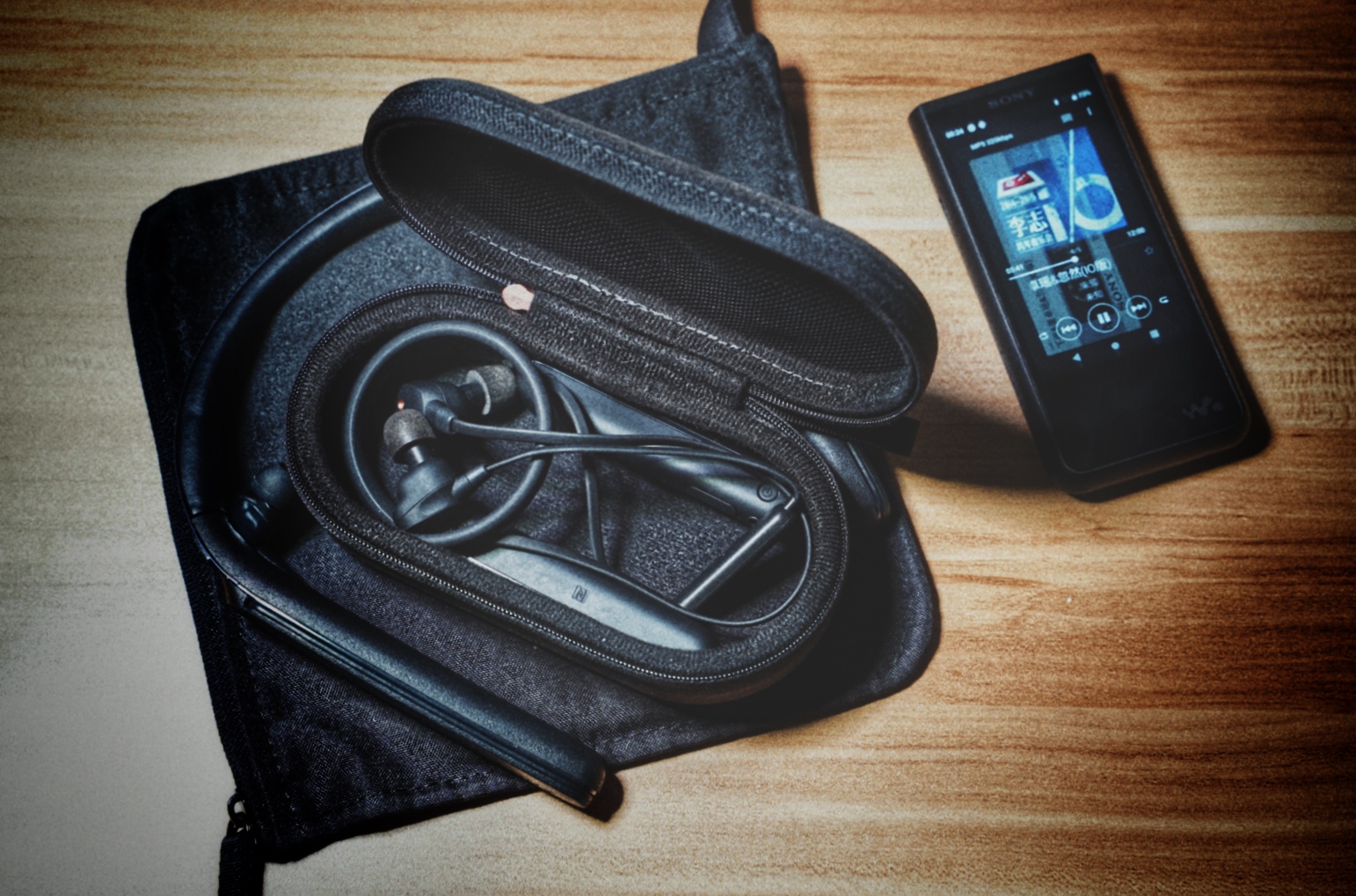 索尼wi1000xm2右耳有电流声,索尼wi1000xm2降噪模块失效