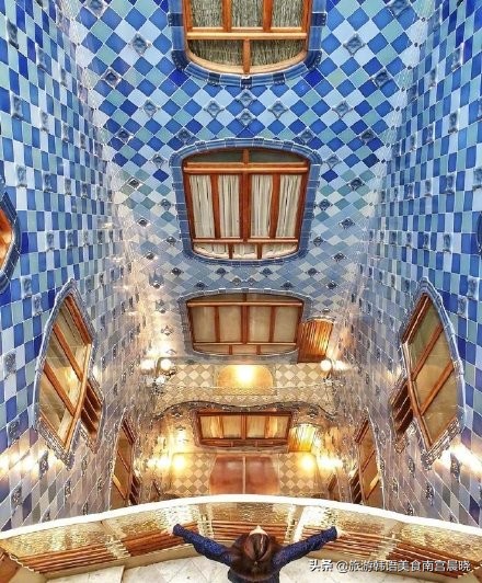 巴塞罗那海鲜饭梅西,巴塞罗那一座高迪之城