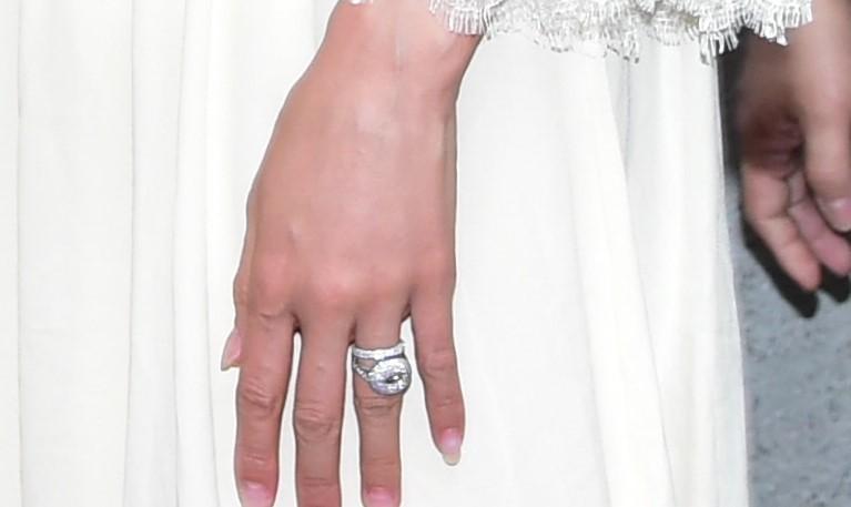 林志玲婚礼官方花絮影片曝光,林志玲婚礼彩排身穿婚纱激动落泪