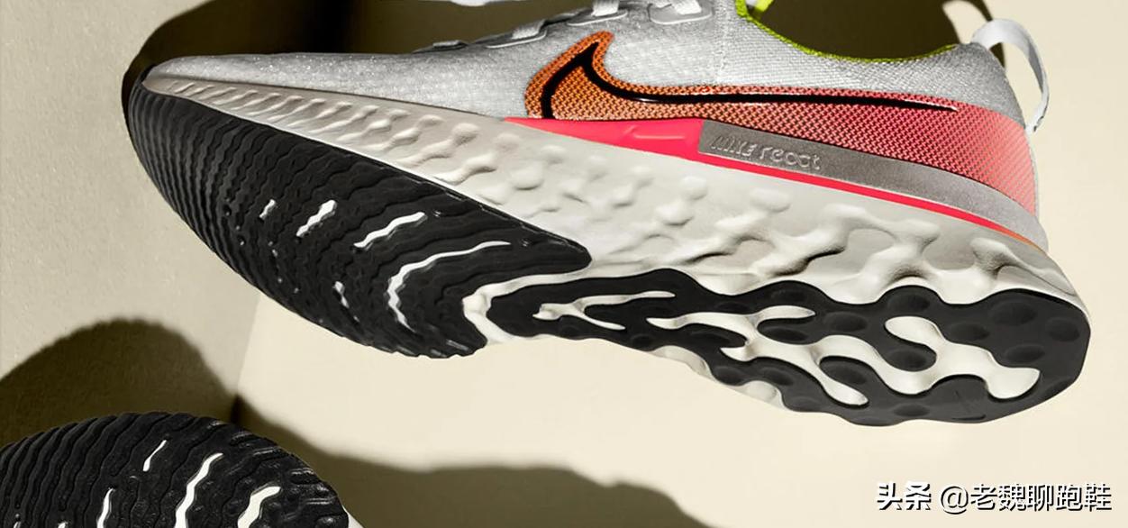 耐克和亚瑟士哪个适合跑步,穿了一年的亚瑟士