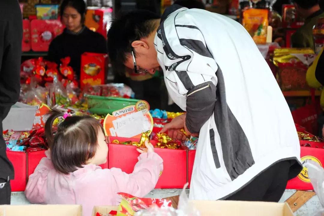 小年来啦，你家年货备齐了吗？小番走进番禺各大市场，收获满满的幸福……