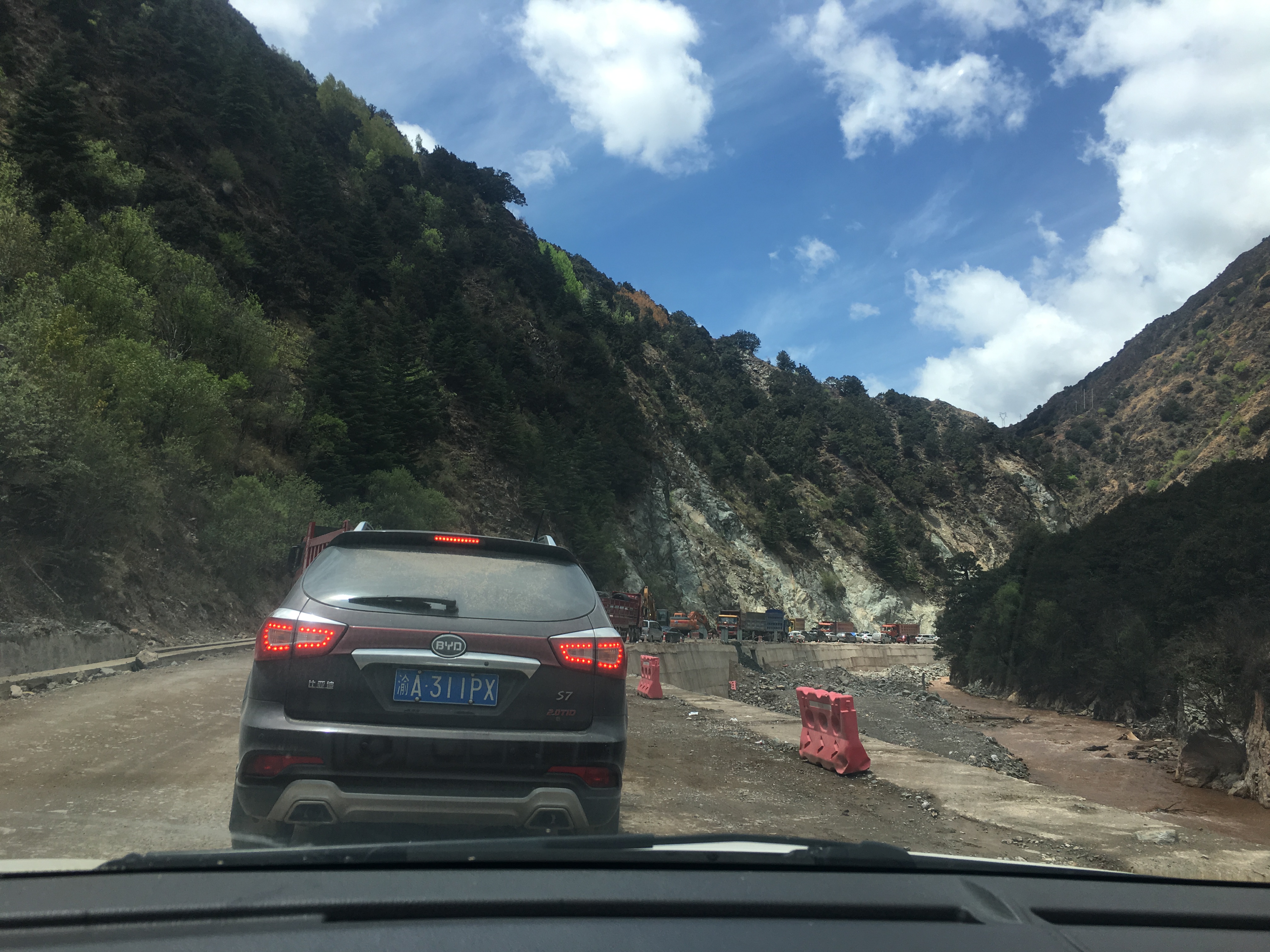 自驾西藏租车还是买台越野车,自驾入藏租车