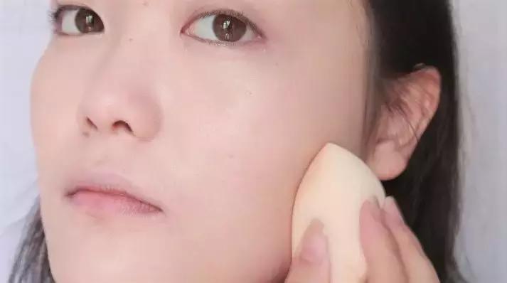 夏日草莓沙冰妆容化妆教程 (冰沙日常妆)