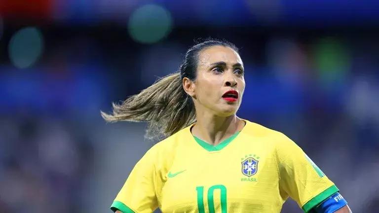 玛塔不是穿裙子的贝利玛塔就是玛塔|MARTA最强之人