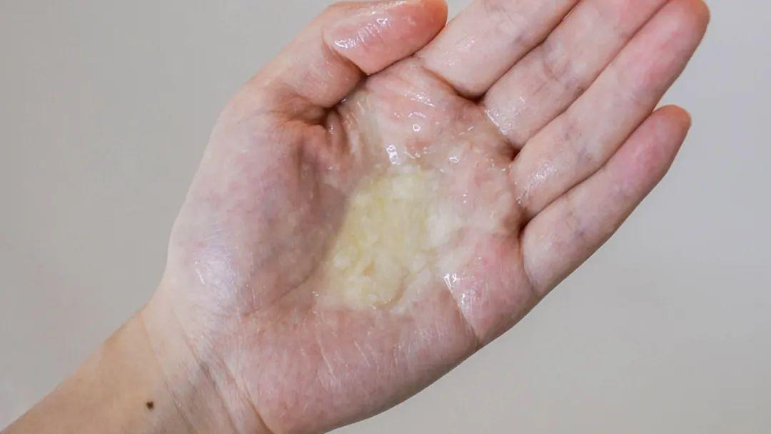 北京一女子4个月用空47次护肤品 (北京一女子用空47瓶护肤品)