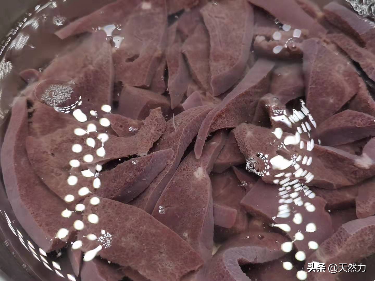 猪肝汤怎么做又嫩又不糊汤,猪肝汤要怎么做才脆爽