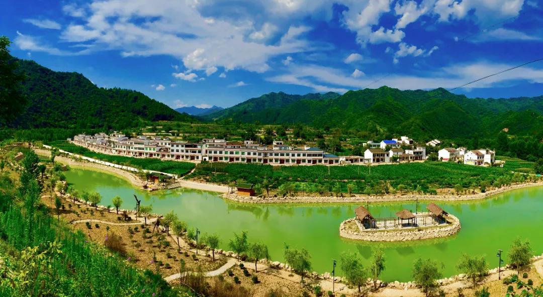 秦岭深处绝美村落,秦岭深处一座美丽的世外桃源