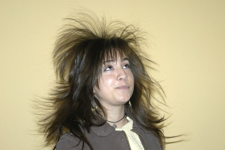 冬天静电跟体质有关,导致有静电的原因