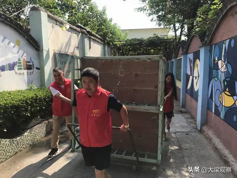 开封市爱源公益“牵线搭桥”幼儿床送给乡村幼儿园