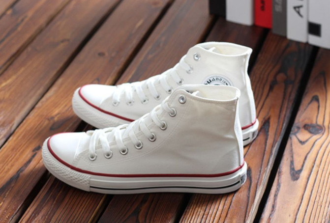 长沙人70年穿鞋往事：为何年轻学子们又穿高帮的球鞋了？