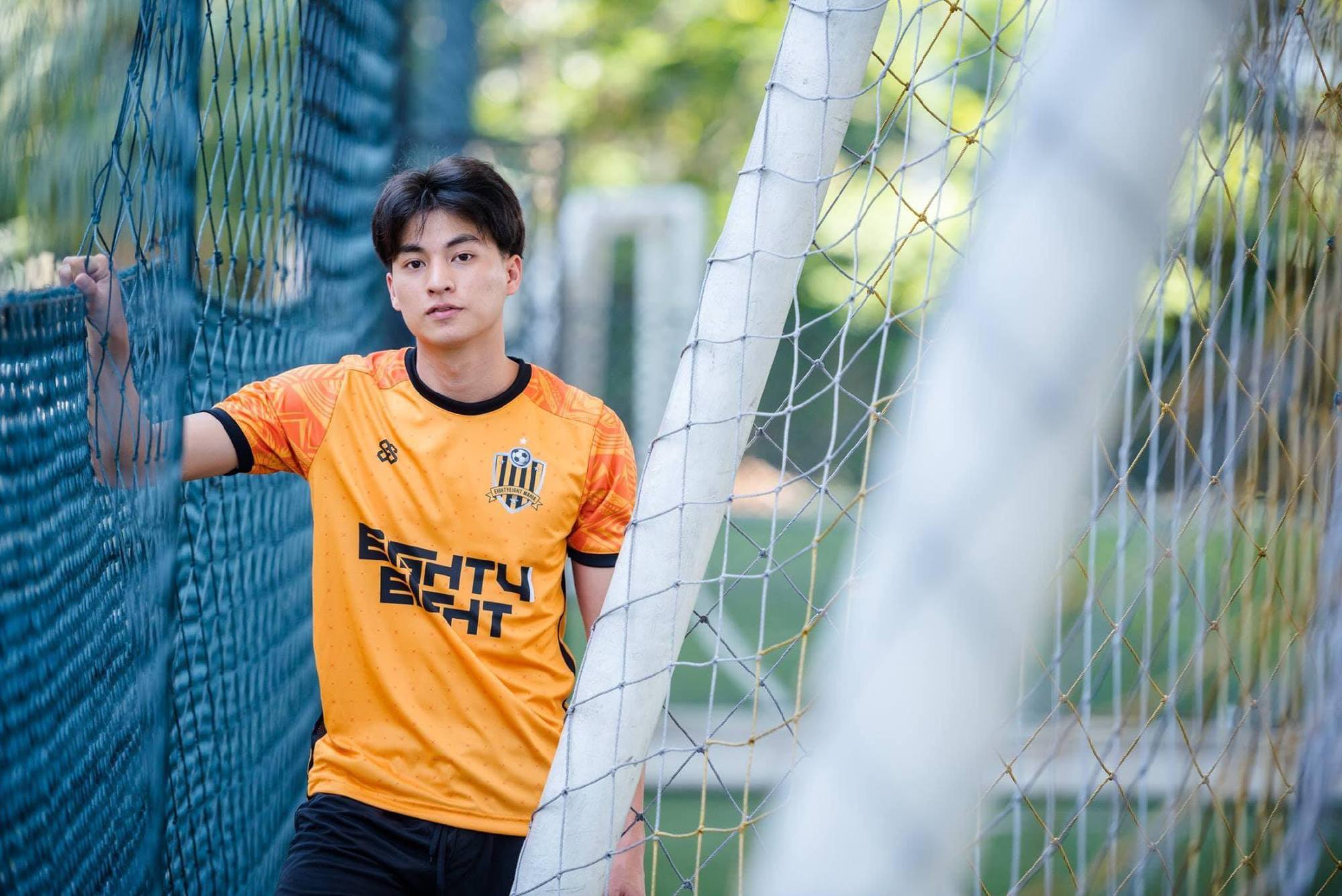 足球少年糕卡娜：热爱足球的他快乐无比