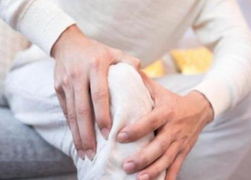 腿脚无力膝盖疼怎样锻炼,腿脚膝盖酸软无力是怎么回事