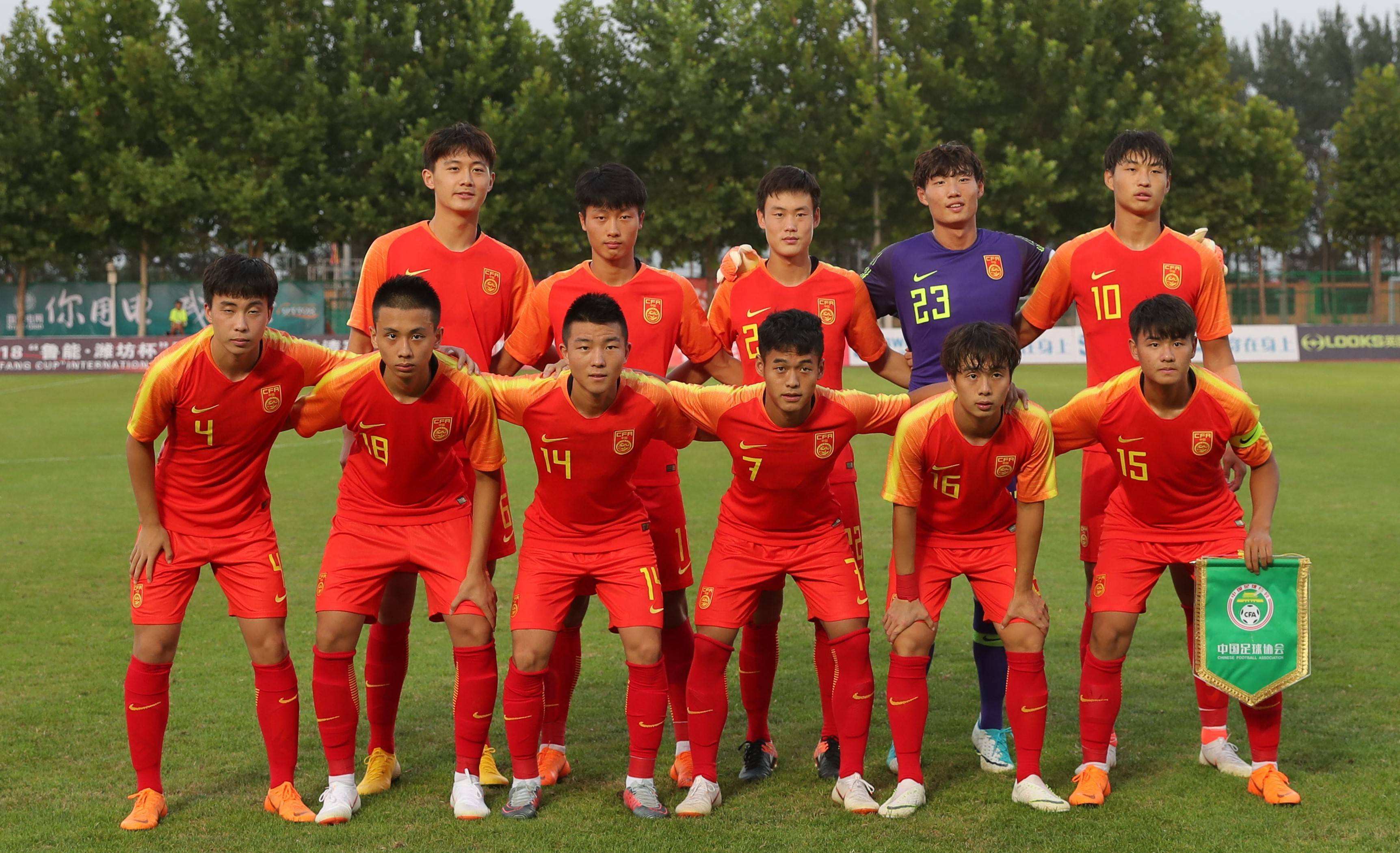 18岁少年被荷兰签约足球,中国18岁男足球员加盟欧洲