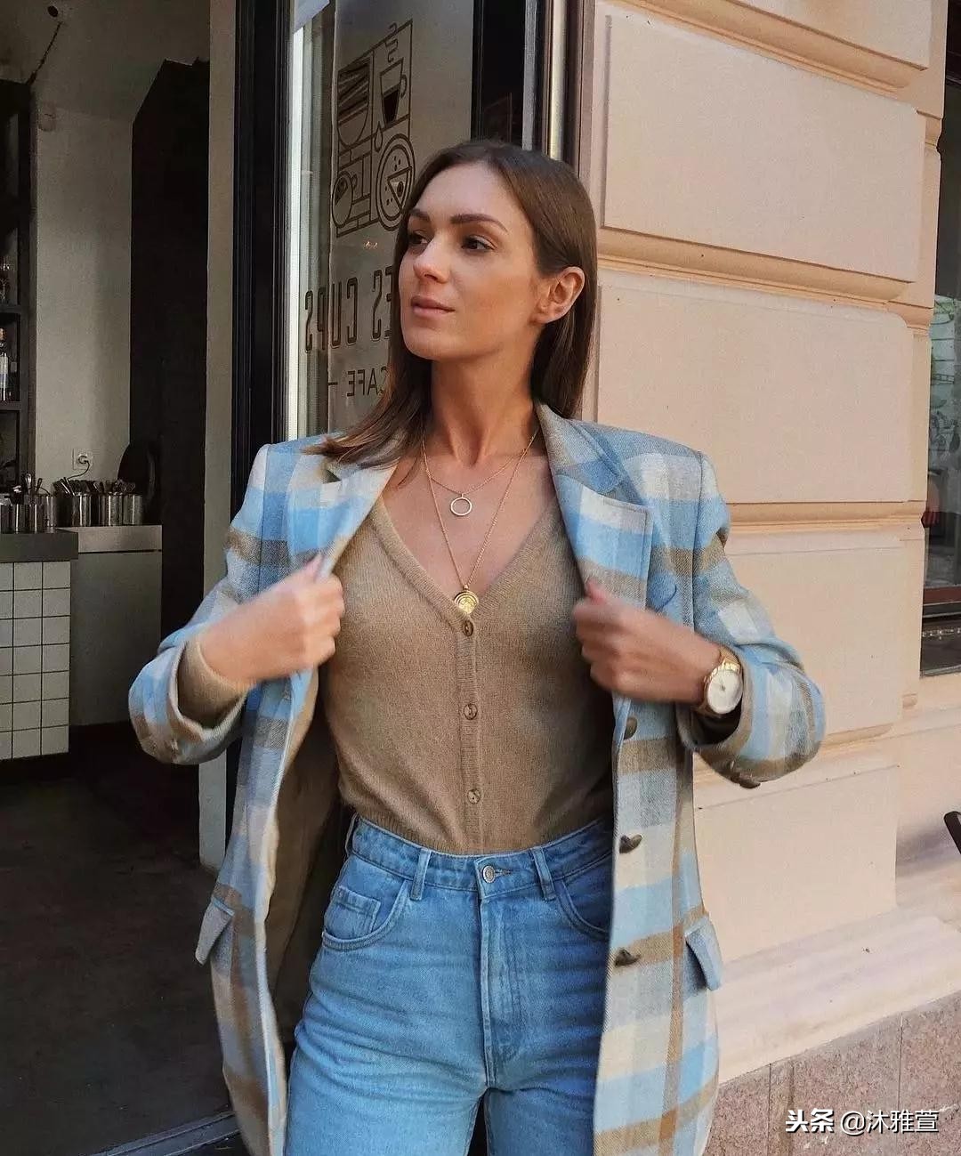 奶茶灰棕色染发效果图,米白色和奶茶色哪个好看