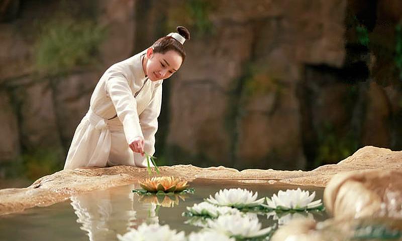 三生三世墨渊回来了和白浅说话,三生三世十里桃花墨渊终于醒了