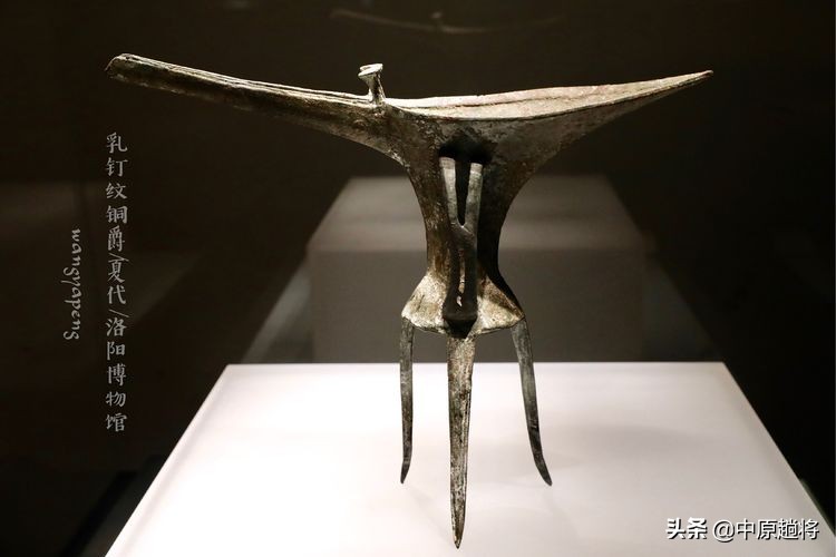 洛阳博物馆专门为二十多件珍宝成立了一个展馆