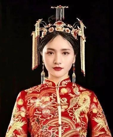 新娘妆容发型图片,新娘妆容教程和简单发型