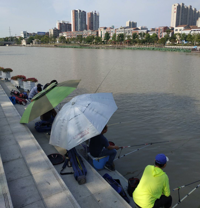 钓鱼人买渔具时踩过的“坑”买回来一大堆，却用不上