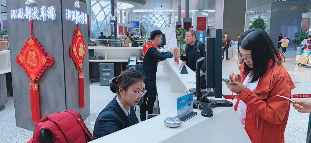 兰州中川机场的高铁免费,兰州中川机场送高铁票去天水