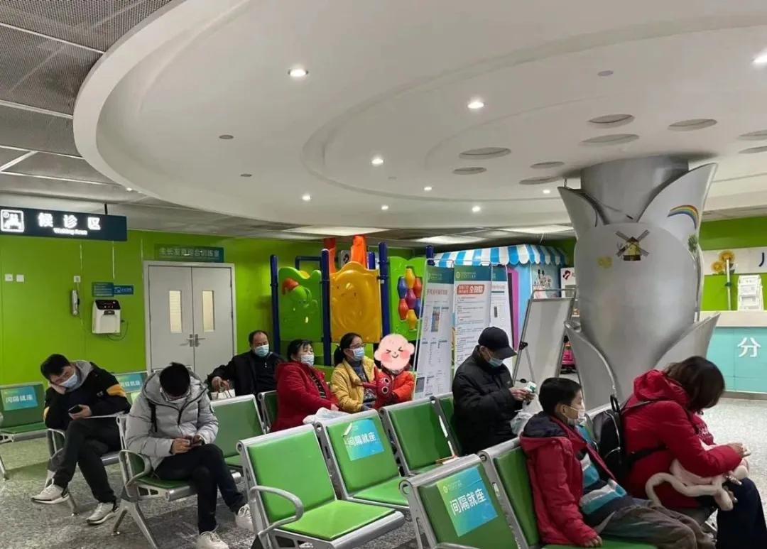 护眼贴对假性近视管用吗,吃叶黄素和贴叶黄素眼贴哪个更好