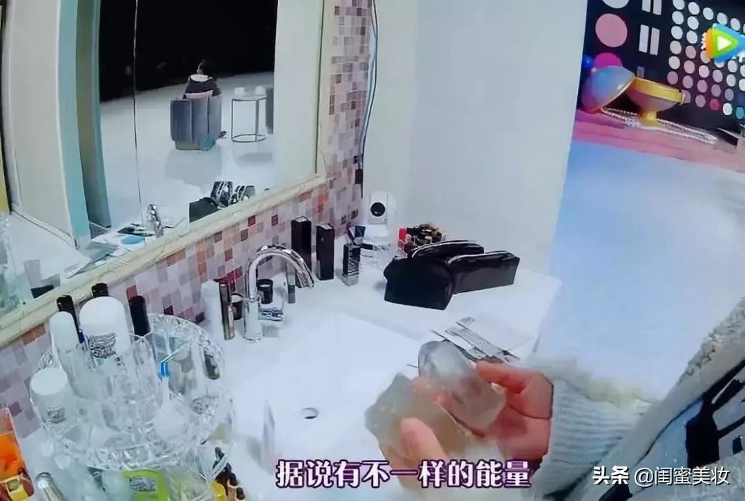 脸怒扎900针成马蜂窝！敷1000块的面膜水晶泡澡！她让我见了世面