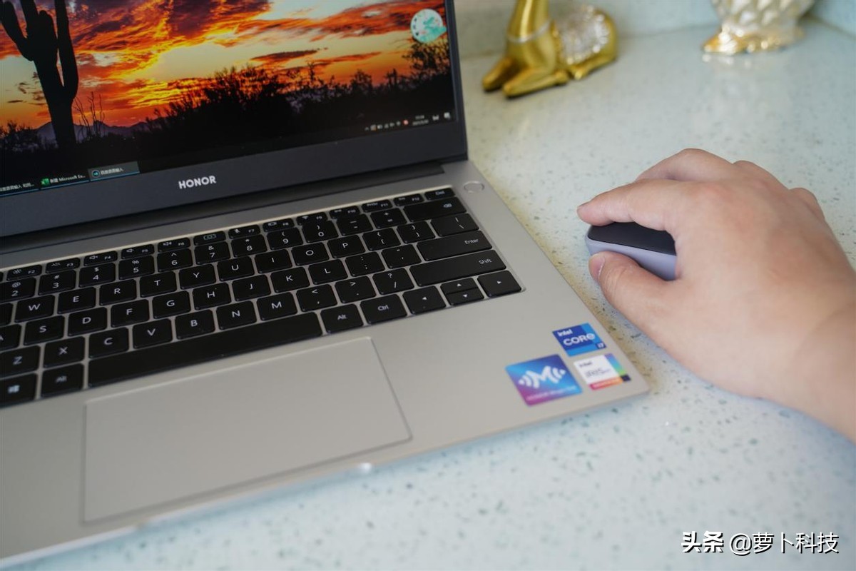 罗技m330鼠标怎么语音输入,罗技语音鼠标可以连键盘吗