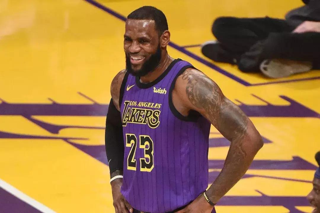 杀人诛心!詹姆斯刚说完想联手浓眉,紧接着就吊打他!