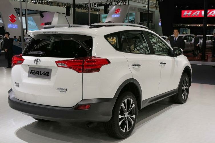 rav4荣放空间大不大,丰田荣放rav4座椅舒适度