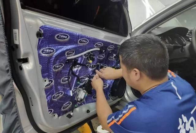 老迈腾对比新迈腾隔音测试,大众迈腾隔音及音响改装