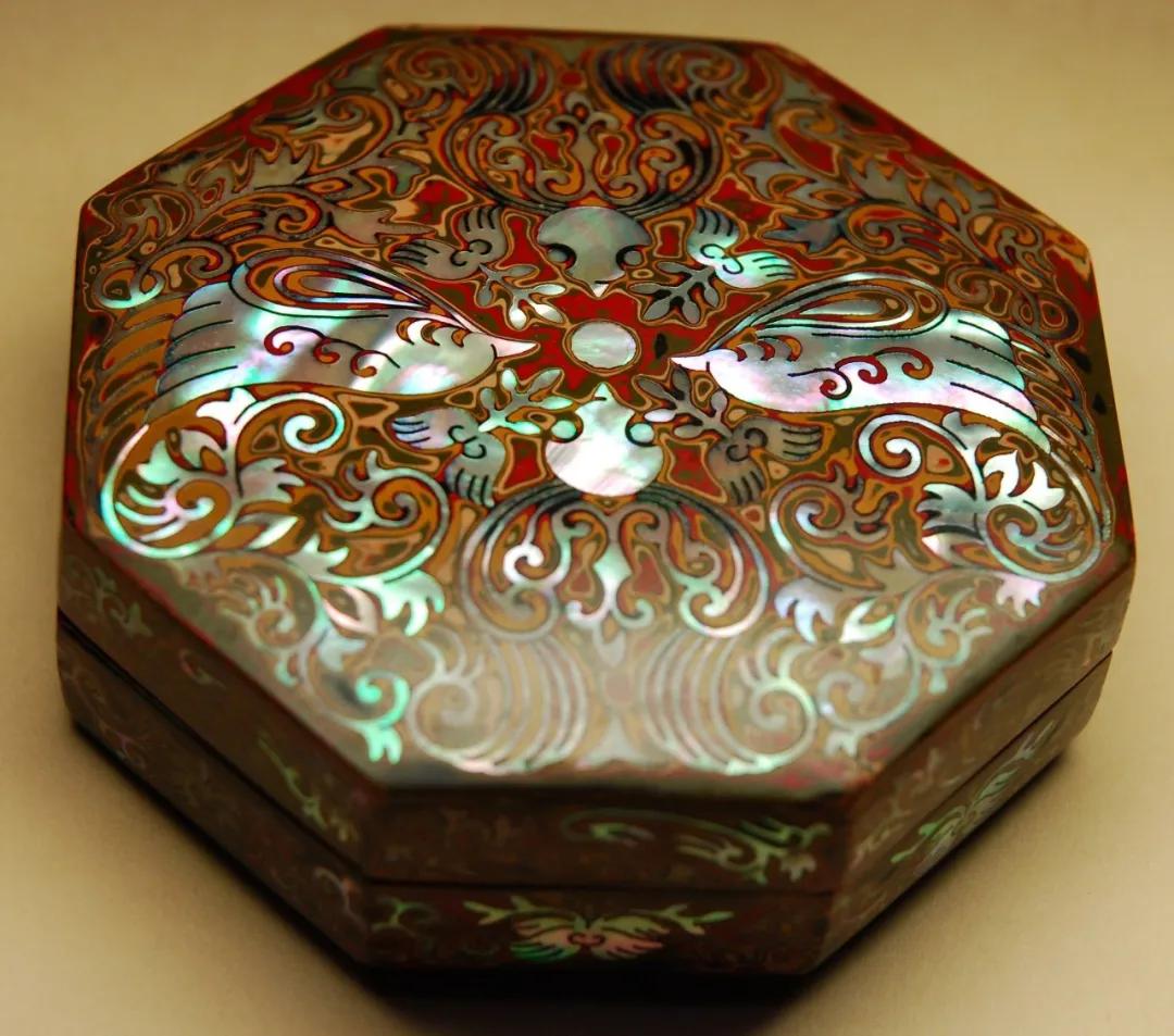 珐琅琉璃有什么区别,看看清代各种老琉璃珠是什么样的