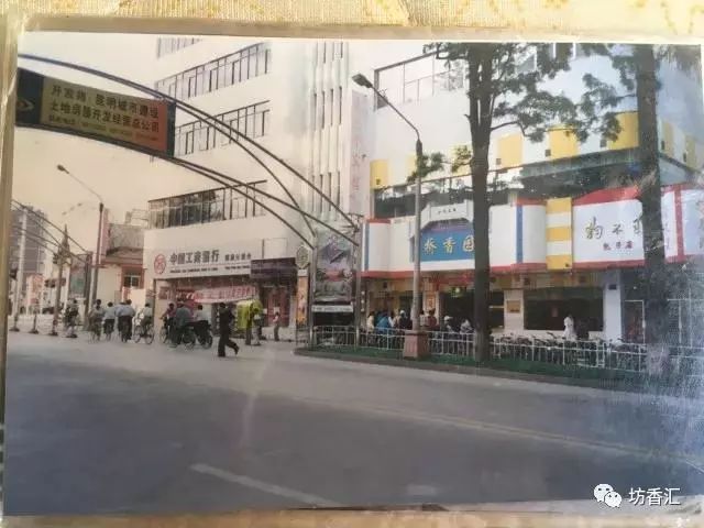 过桥米线汤底的简易做法,过桥米线汤底是什么做的