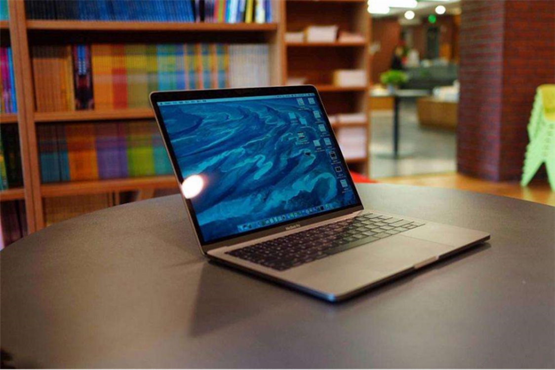 目前苹果笔记本电脑哪个好,苹果笔记本电脑到底值不值得买