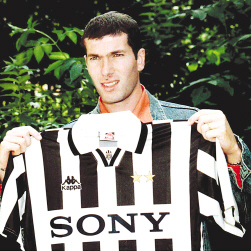 历史足坛百大巨星最新排名,传奇生涯141齐达内