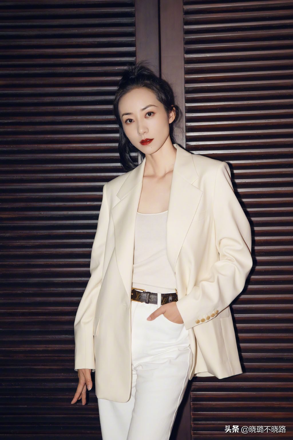 今年最流行的阔腿裤女款米色,新款裤子女最流行的阔腿裤