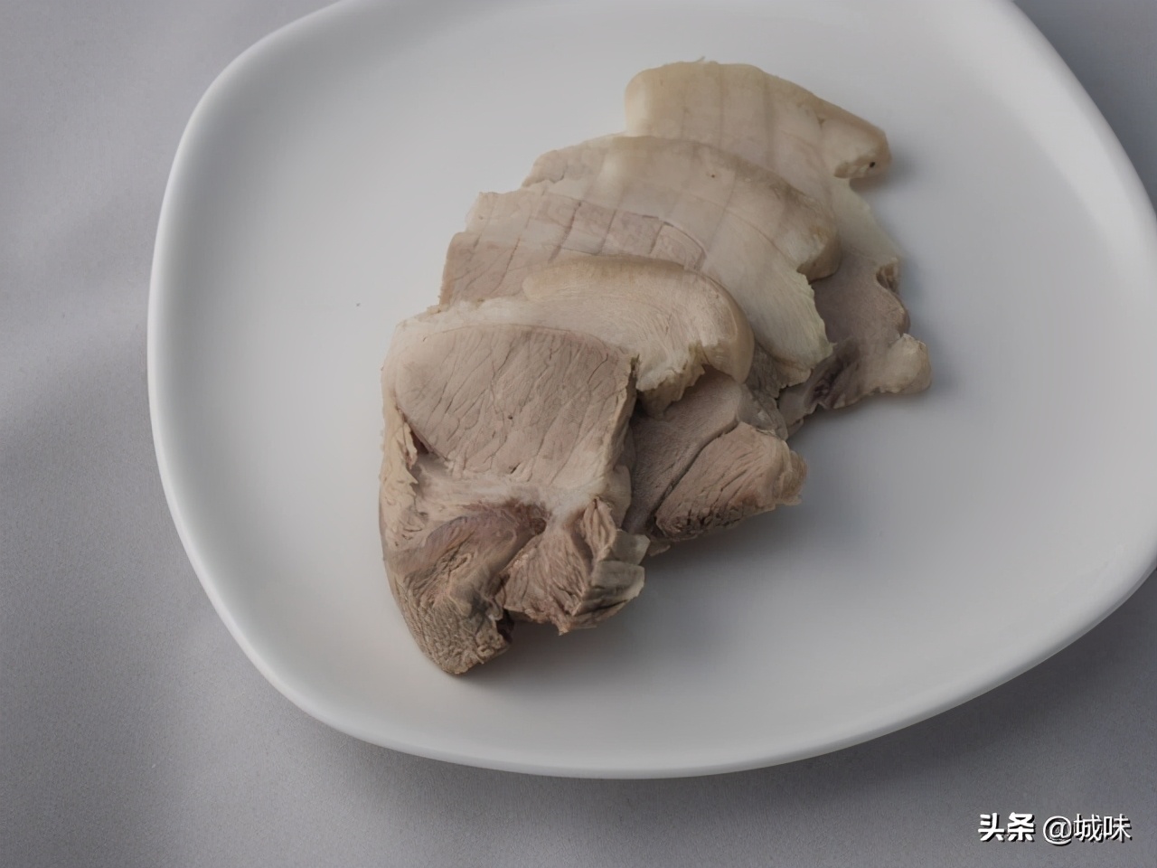 东北酸菜白肉锅的正宗做法,酸菜白肉为什么不酸