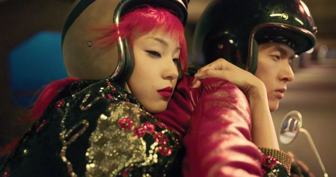 她是那个最会拍女人电影的王家卫的最新的王氏女郎