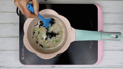 宝宝小米粥放什么可以解决便秘 (宝宝便秘煮粥搭配什么给宝宝吃)